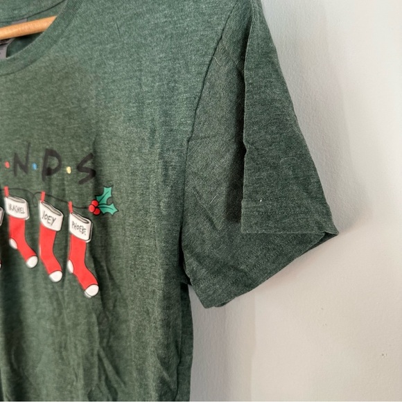 Friends TV Show Christmas Tee - Picture 3 of 6